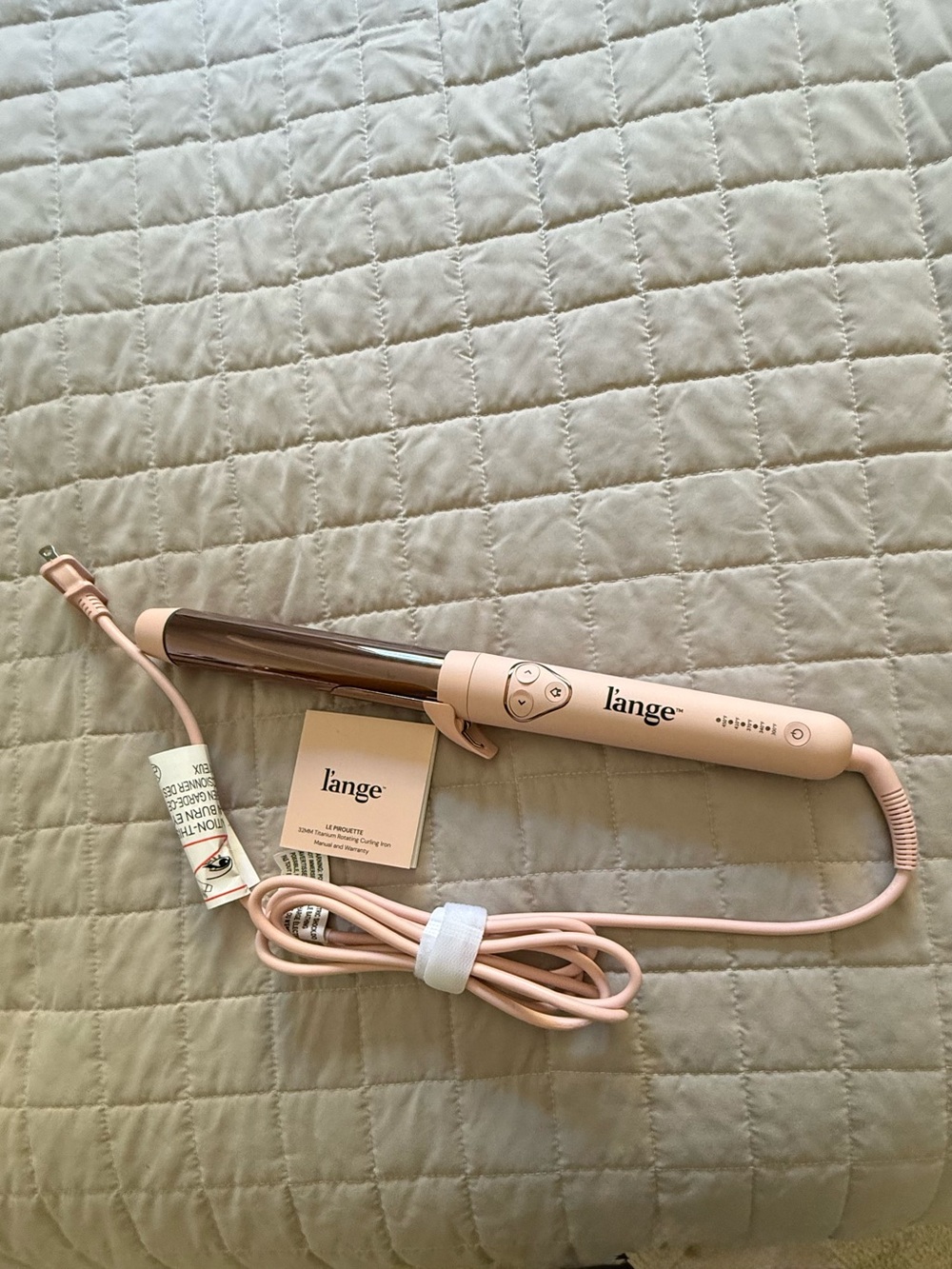 L'ange Le Pirouette
32mm Titanium Rotating
Curling Iron